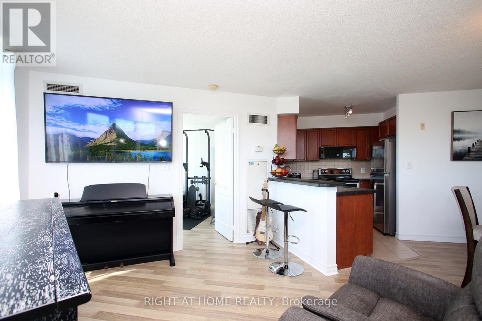#505 3830 BATHURST STREET - 7