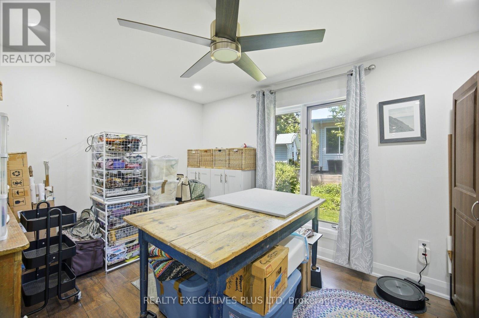 3 PINEVIEW COURT - 20