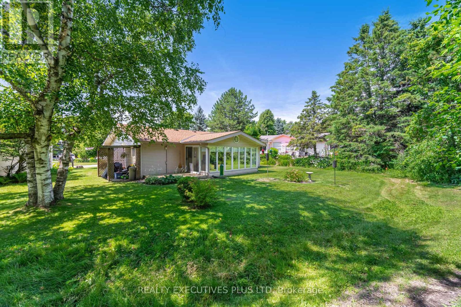 3 PINEVIEW COURT - 33