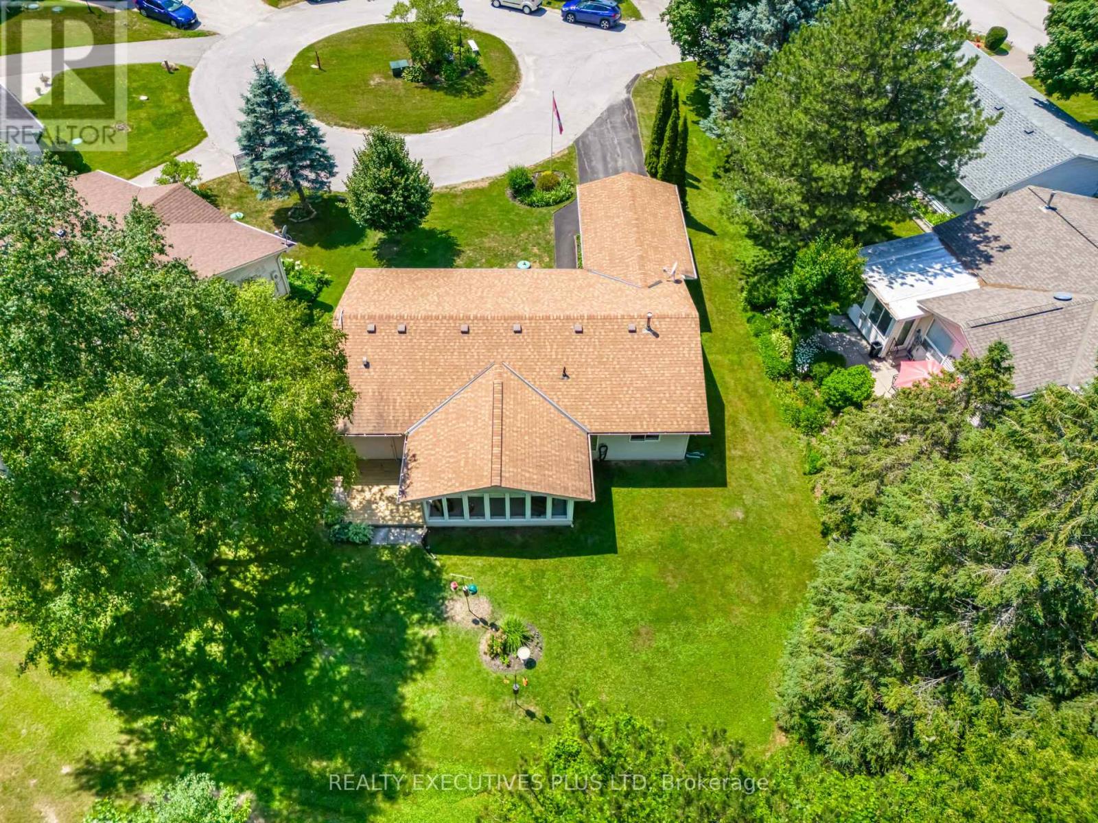 3 PINEVIEW COURT - 34