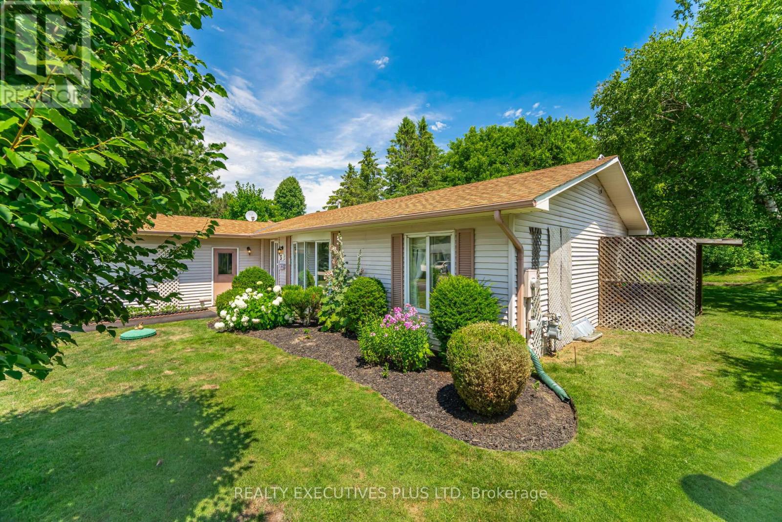 3 PINEVIEW COURT - 6