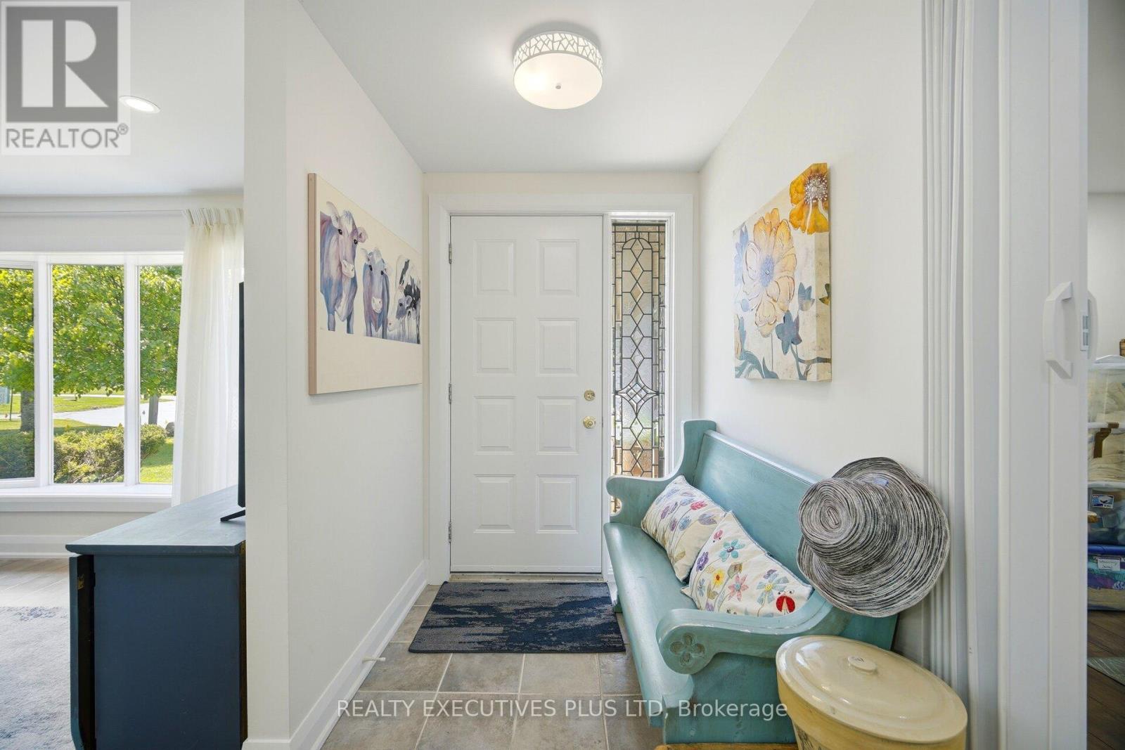 3 PINEVIEW COURT - 7