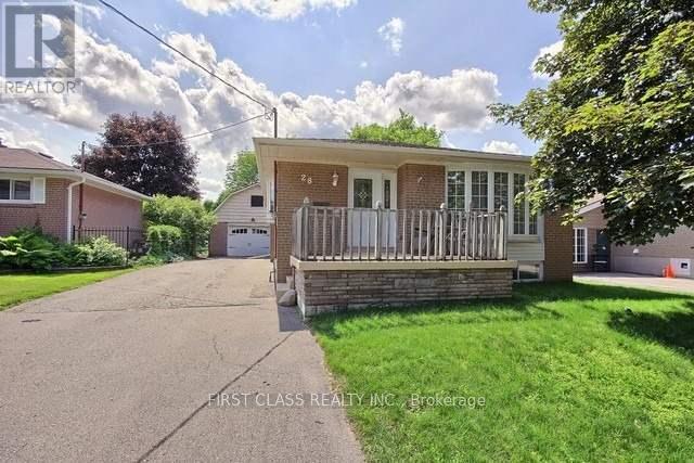 Listing photo of UPPER - 28 COLLINS CRESCENT