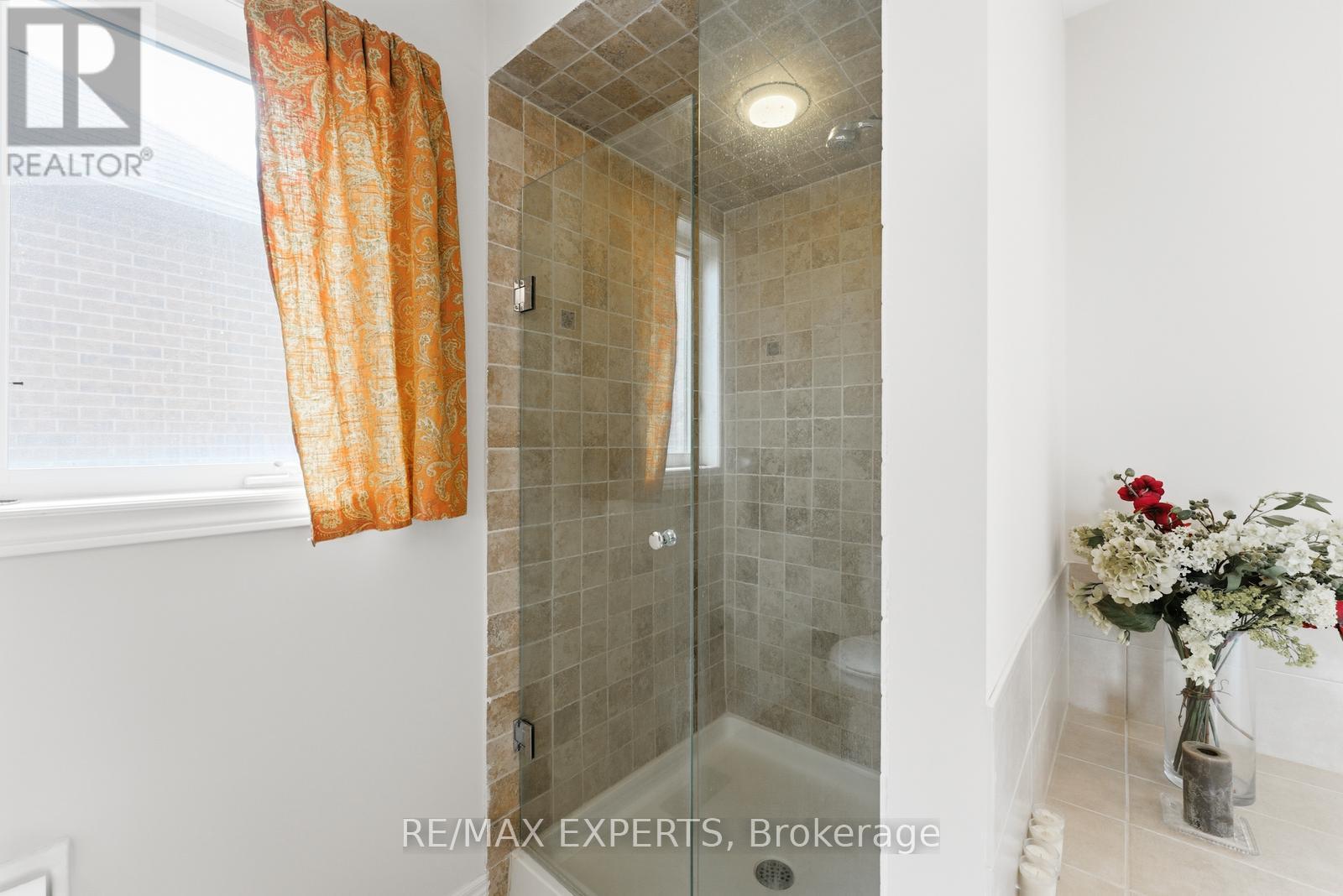 847 MEMORIAL CIRCLE - 23
