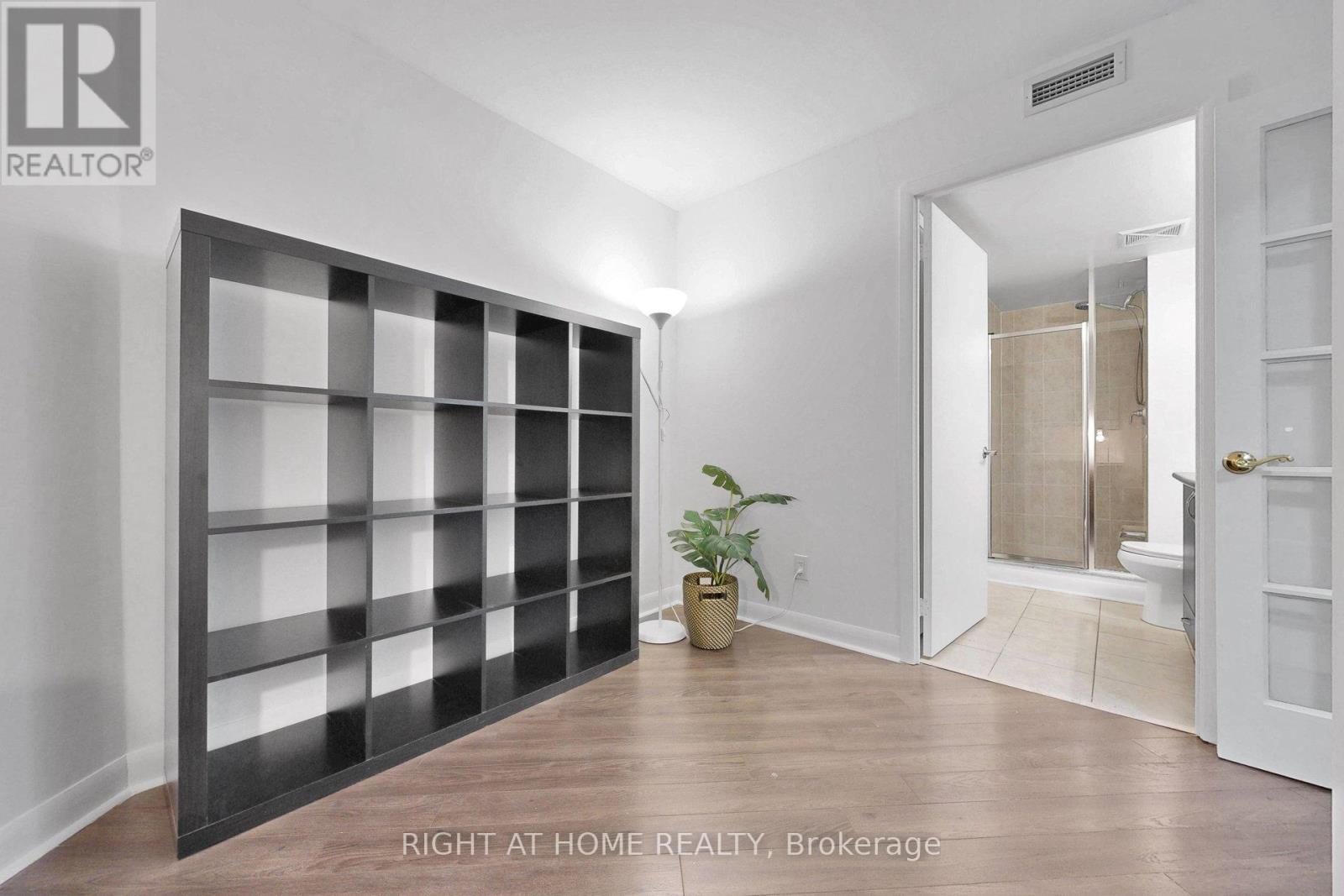 #326 525 WILSON AVENUE - 14