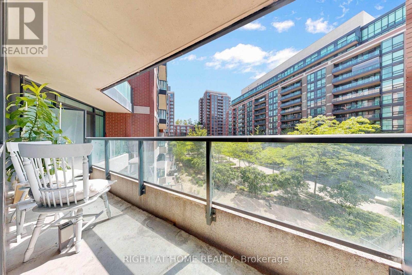 #326 525 WILSON AVENUE - 33