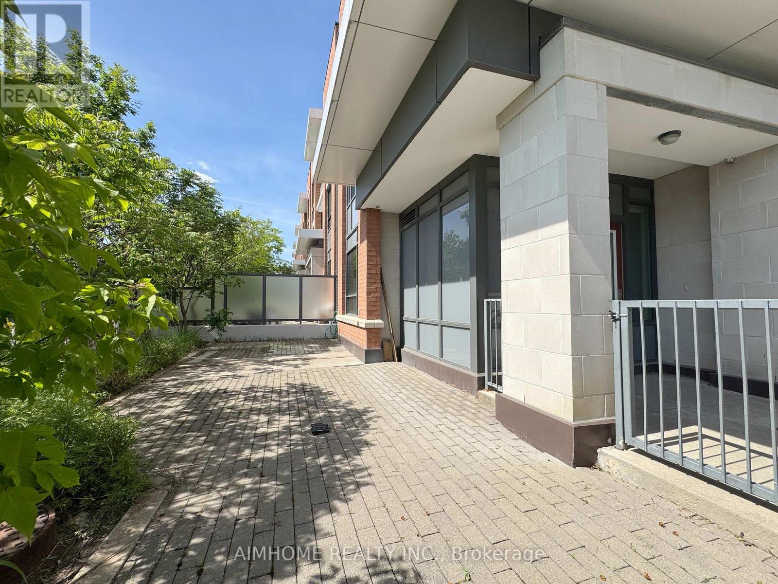 #TH120 26 CHURCHILL AVENUE - 14