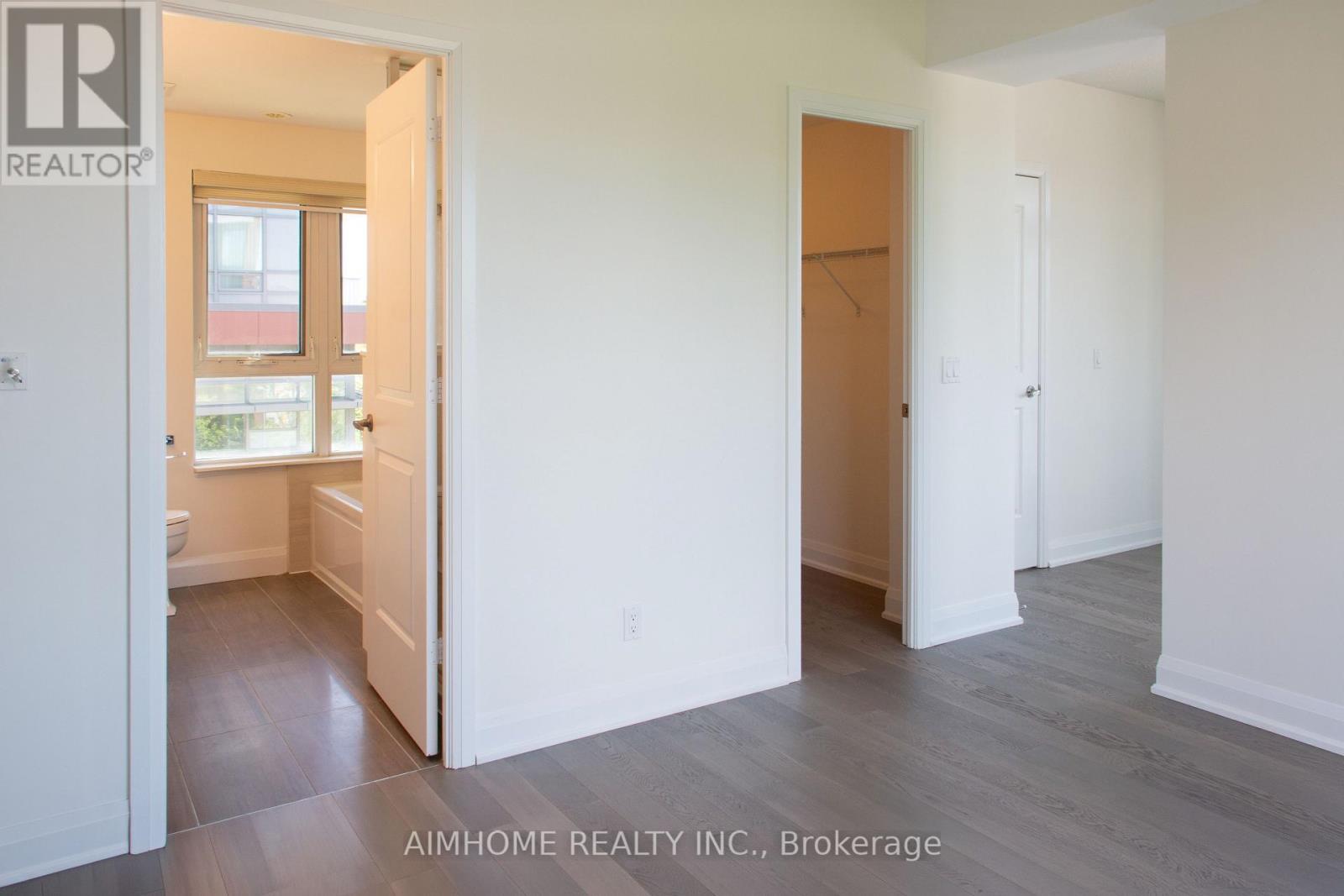 #TH120 26 CHURCHILL AVENUE - 23