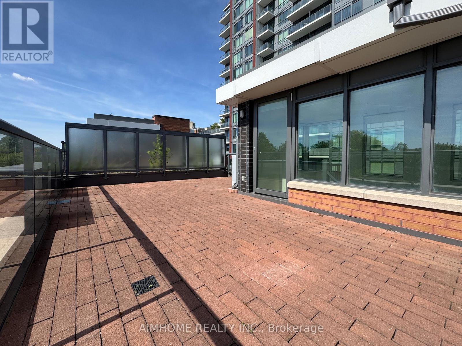 #TH120 26 CHURCHILL AVENUE - 31
