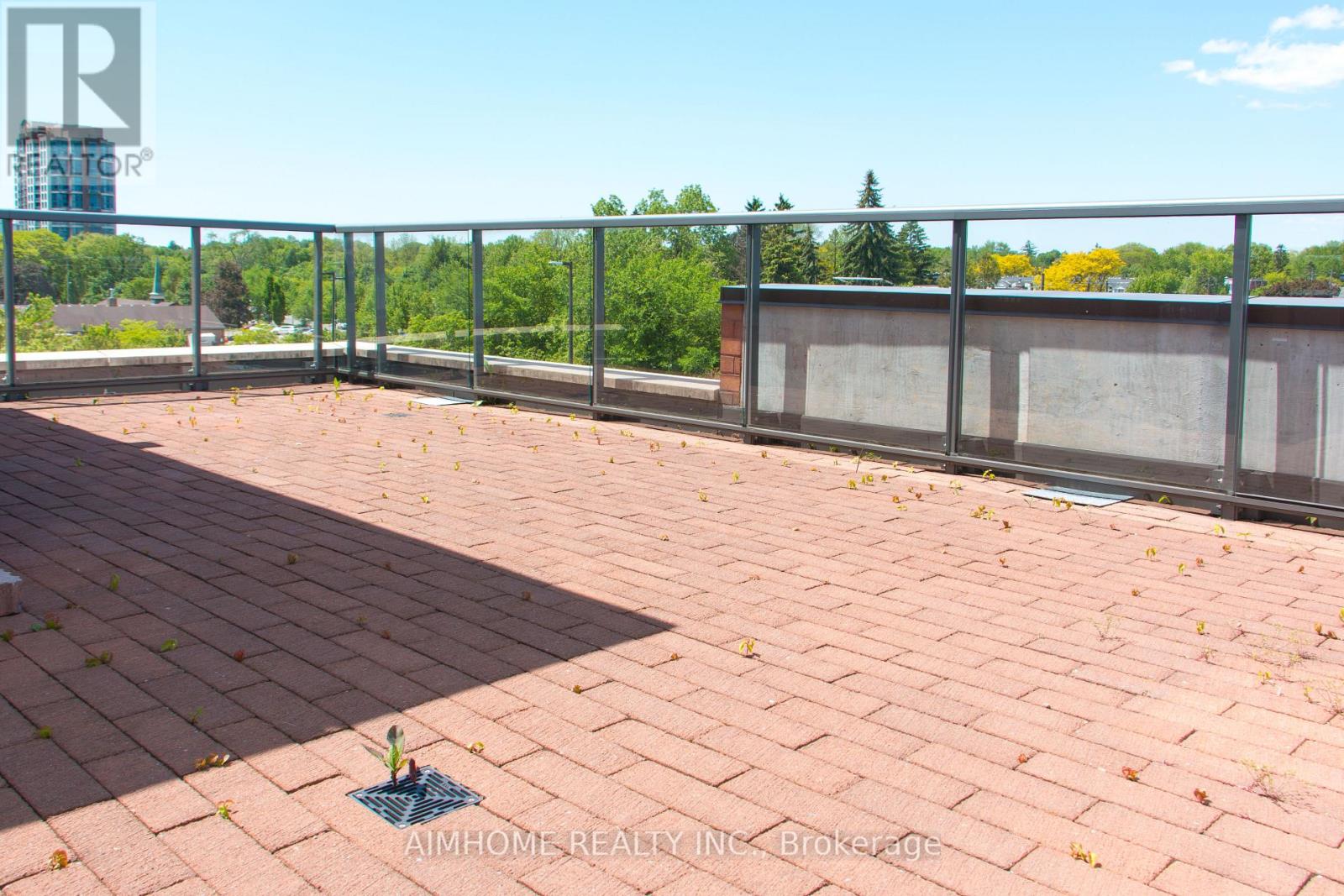 #TH120 26 CHURCHILL AVENUE - 32