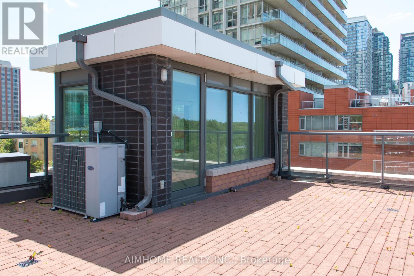 #TH120 26 CHURCHILL AVENUE - 34