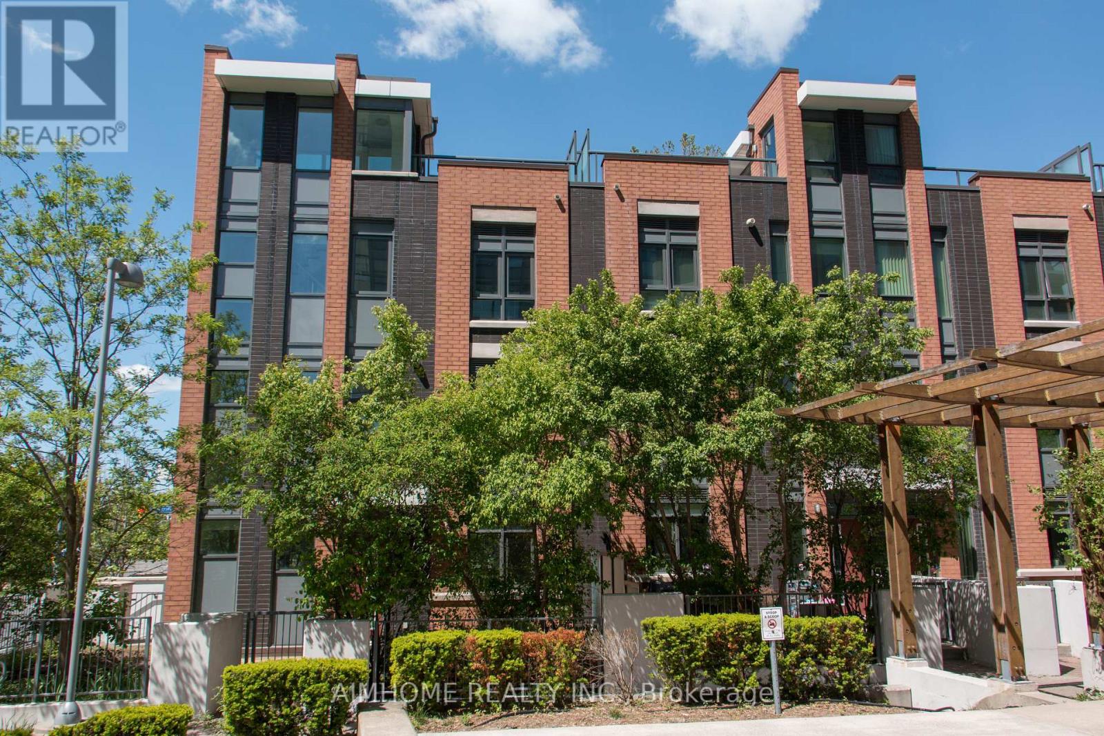 #TH120 26 CHURCHILL AVENUE - 4