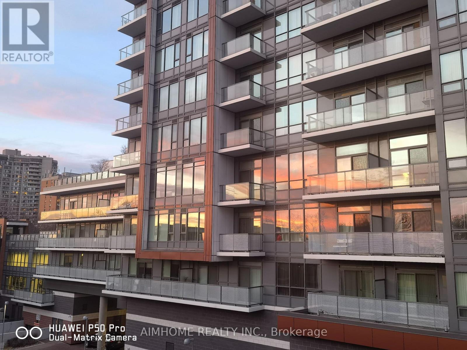 #TH120 26 CHURCHILL AVENUE - 40