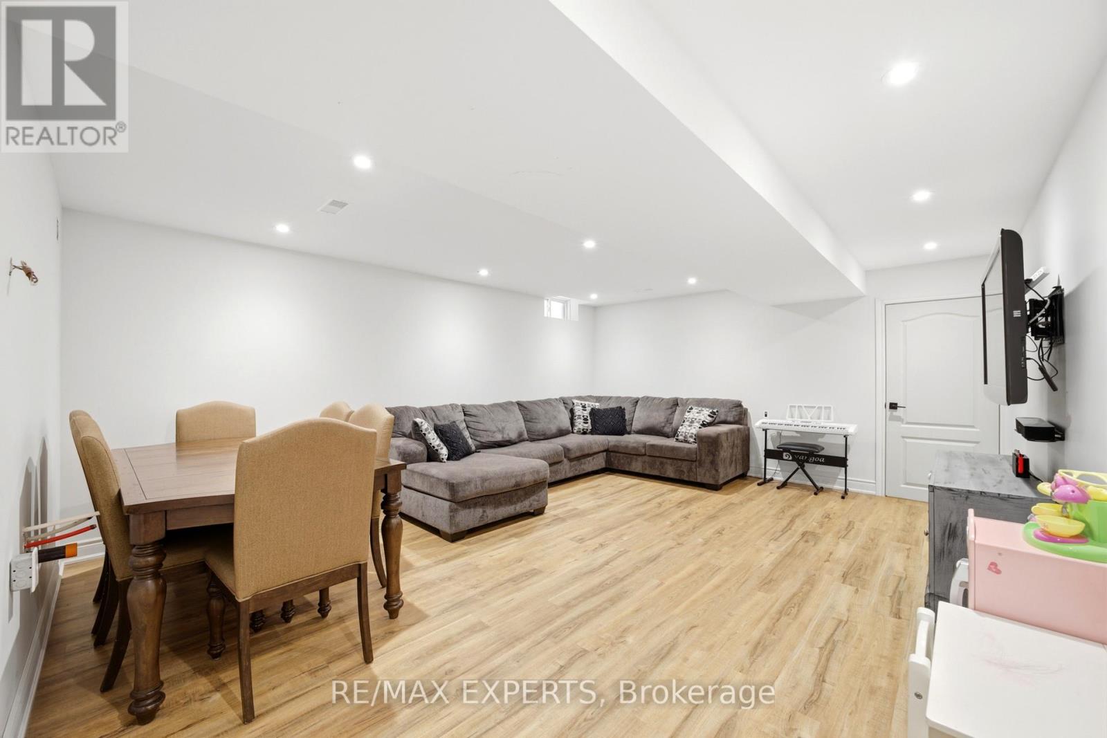 23 SHADETREE CRESCENT - 29