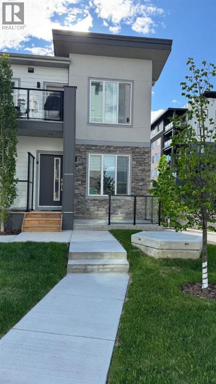 #4 2117 81 Street SW - 2