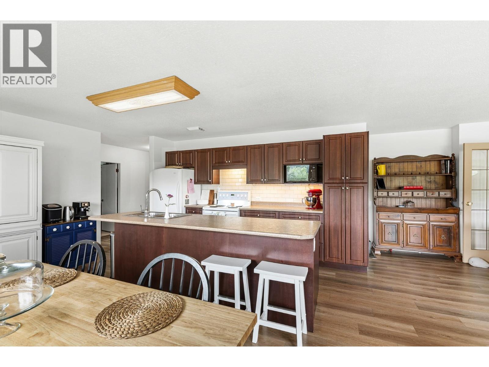 6310 Freeman Drive - 24