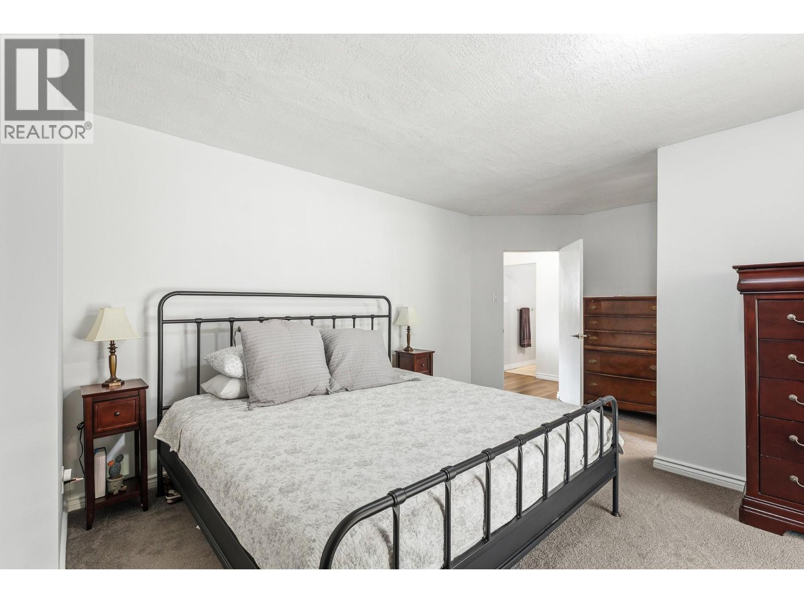6310 Freeman Drive - 47