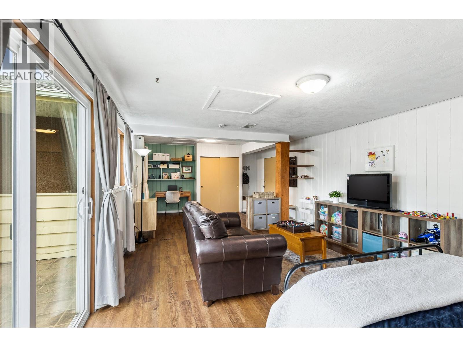 6310 Freeman Drive - 41