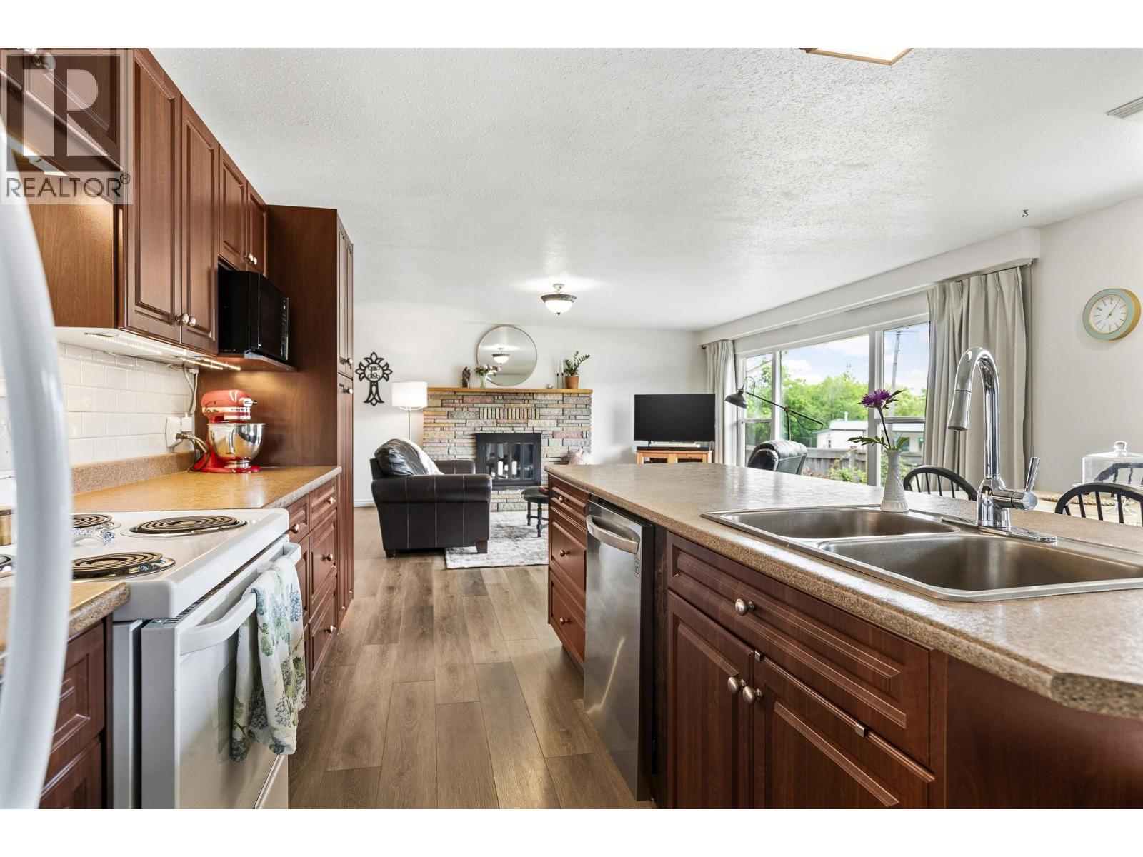 6310 Freeman Drive - 30