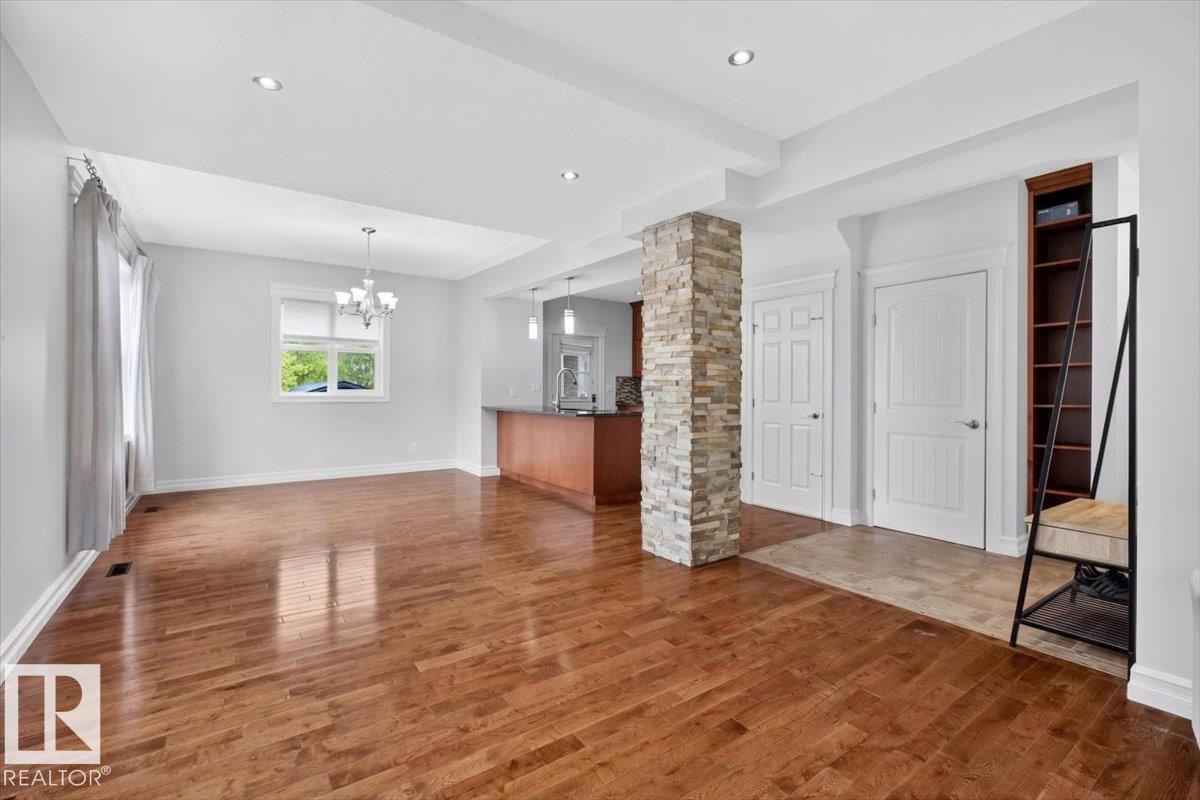 10958 88 AV NW - 8