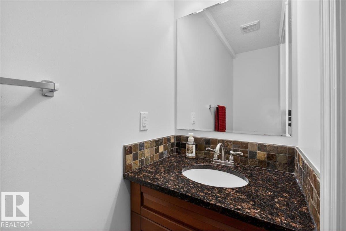 10958 88 AV NW - 21