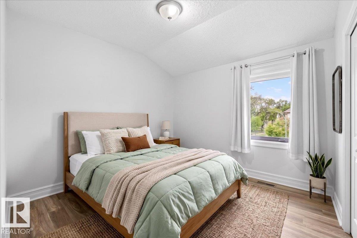 10958 88 AV NW - 25