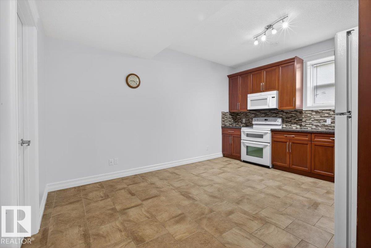 10958 88 AV NW - 38