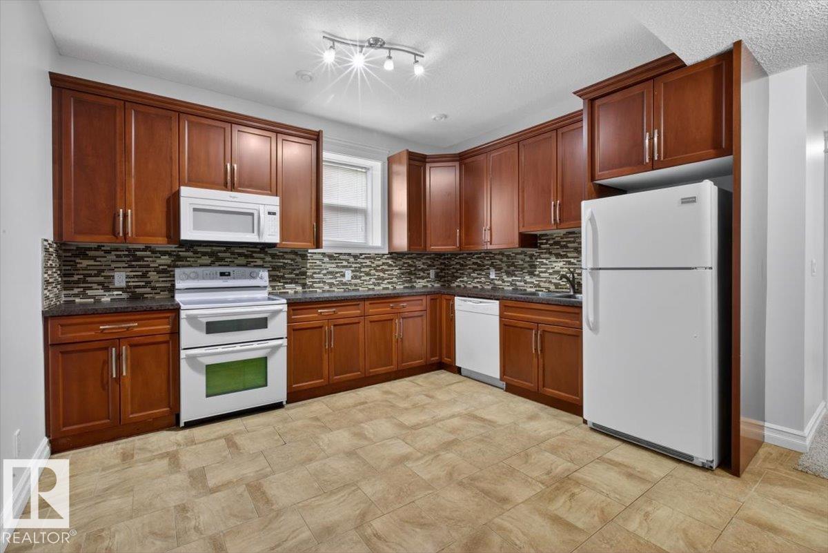 10958 88 AV NW - 39