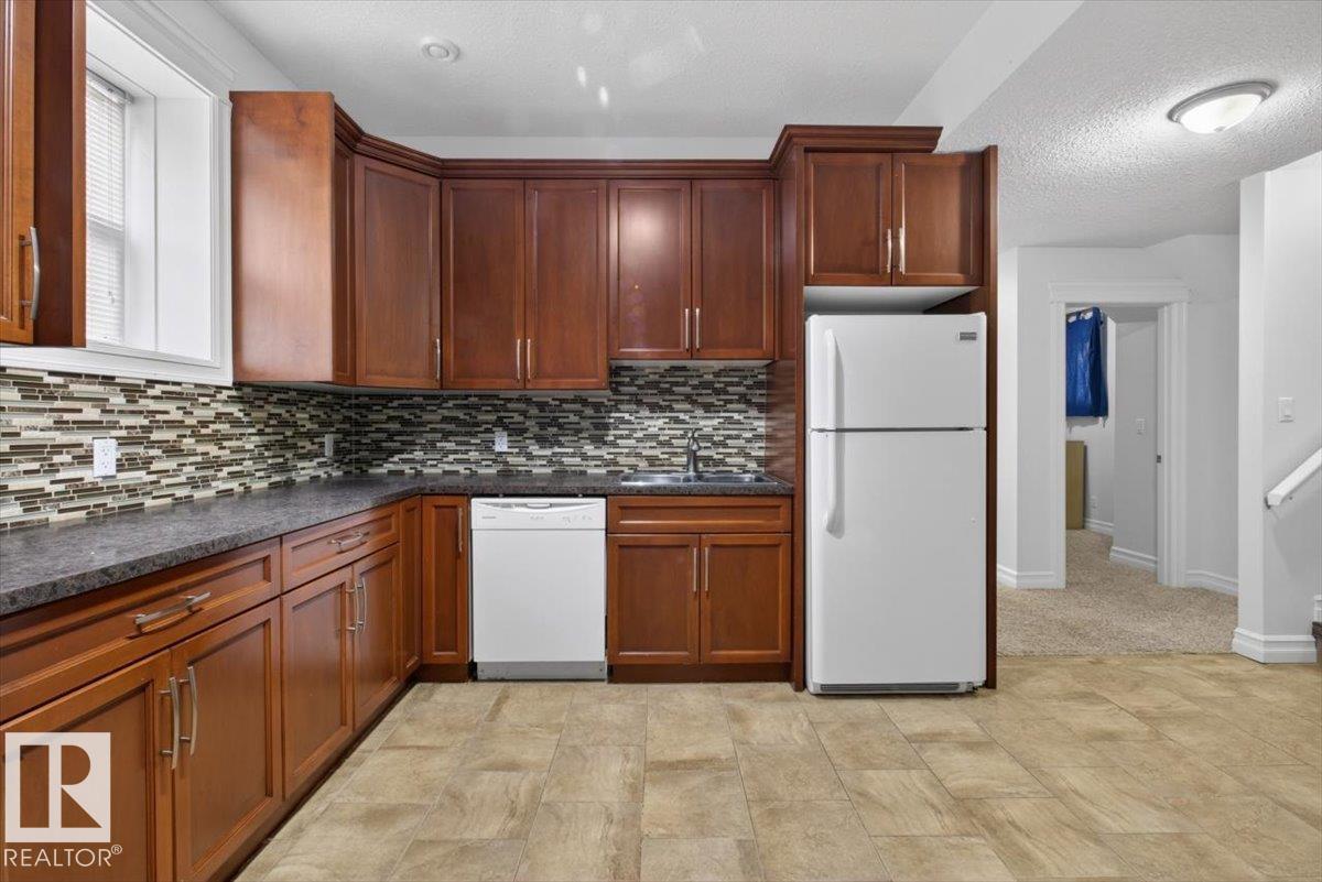 10958 88 AV NW - 40
