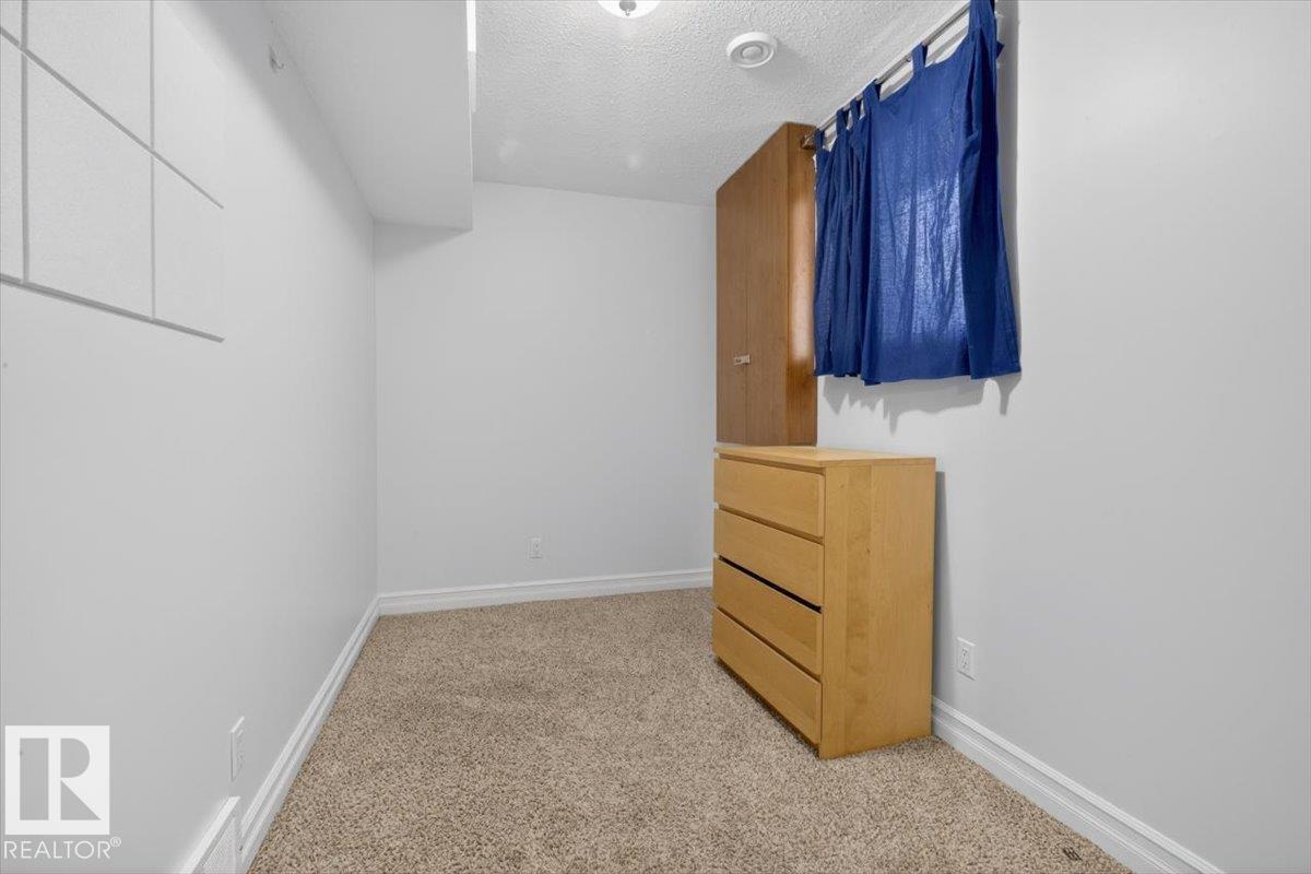 10958 88 AV NW - 44
