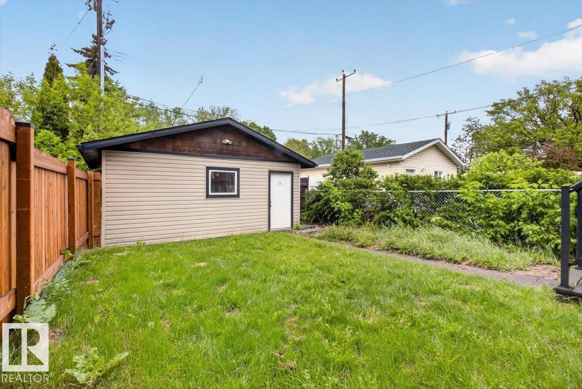 10958 88 AV NW - 57