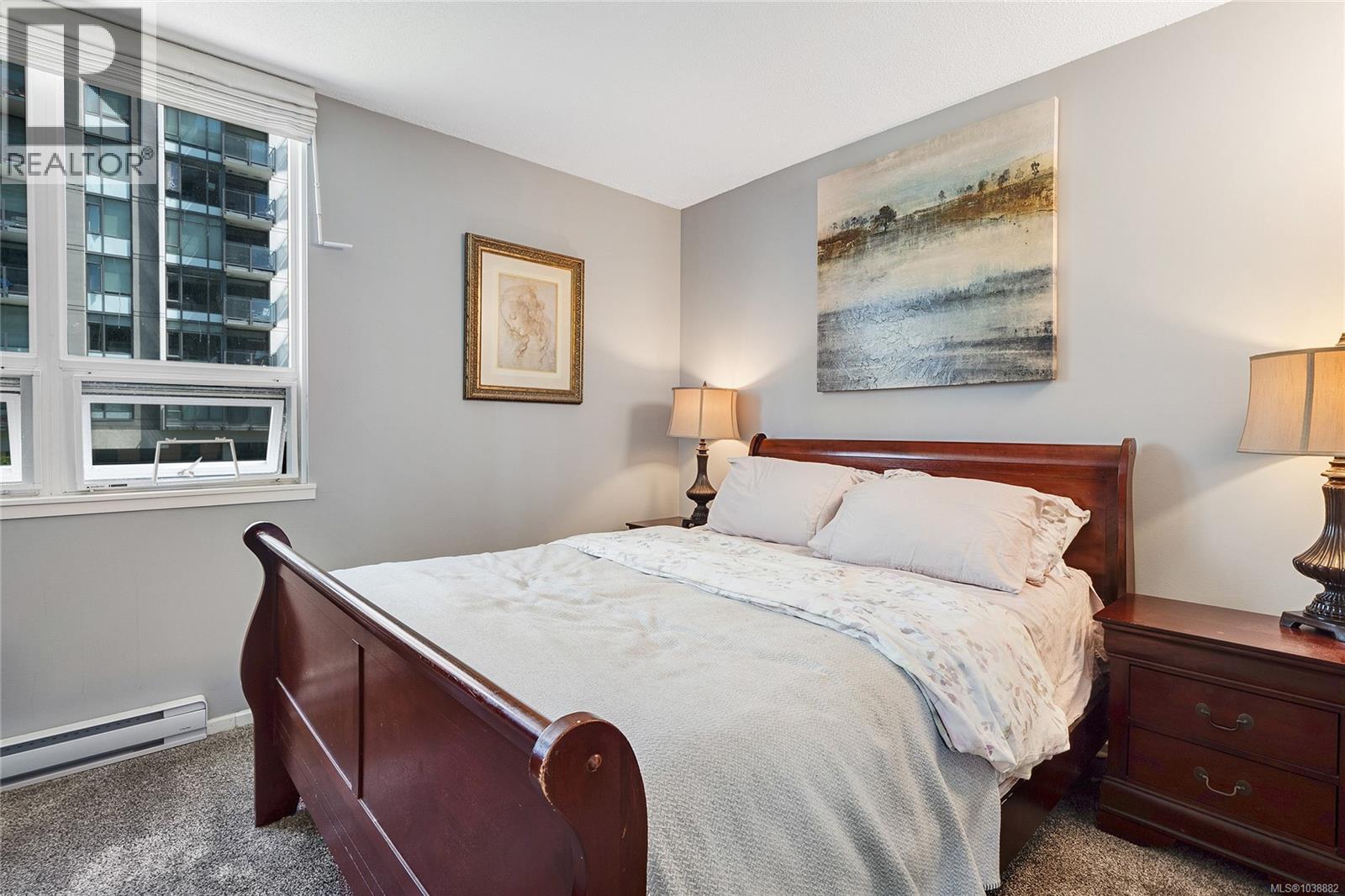 #402 930 YATES St - 15