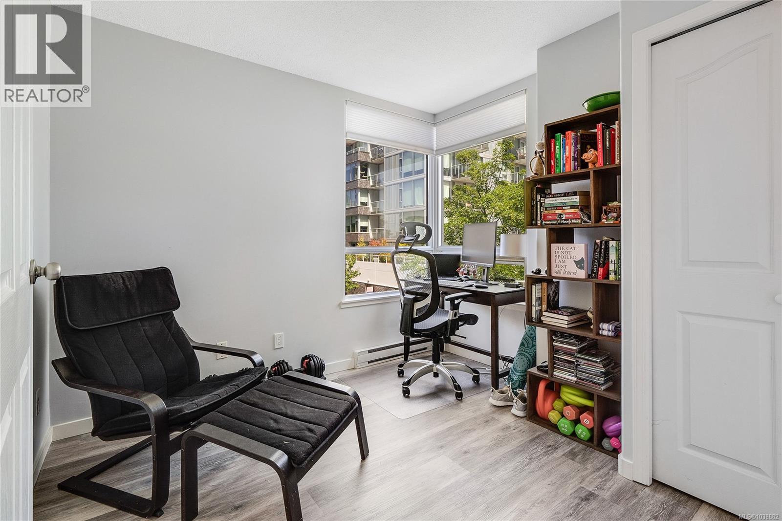 #402 930 YATES St - 20