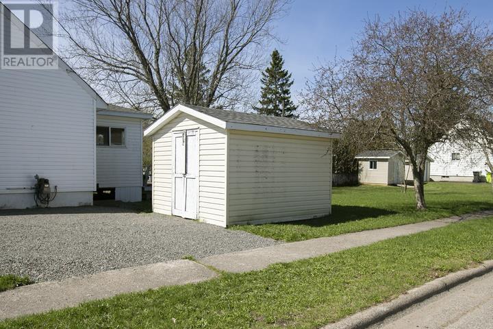 43 Weldon AVE - 12