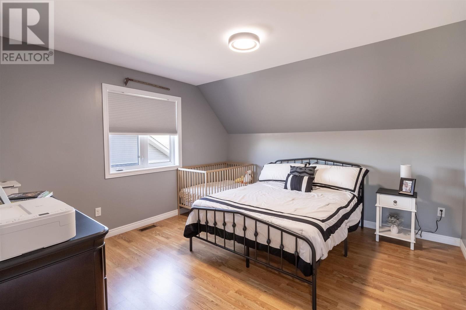 53 Laura ST - 24