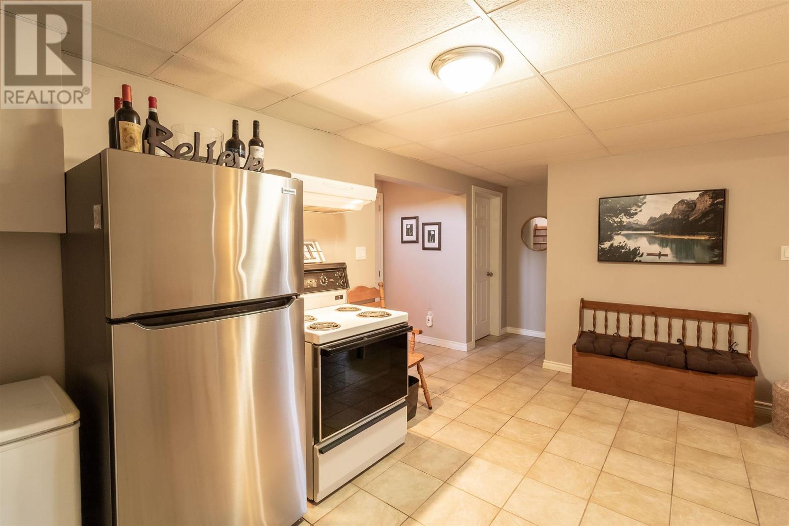 53 Laura ST - 29