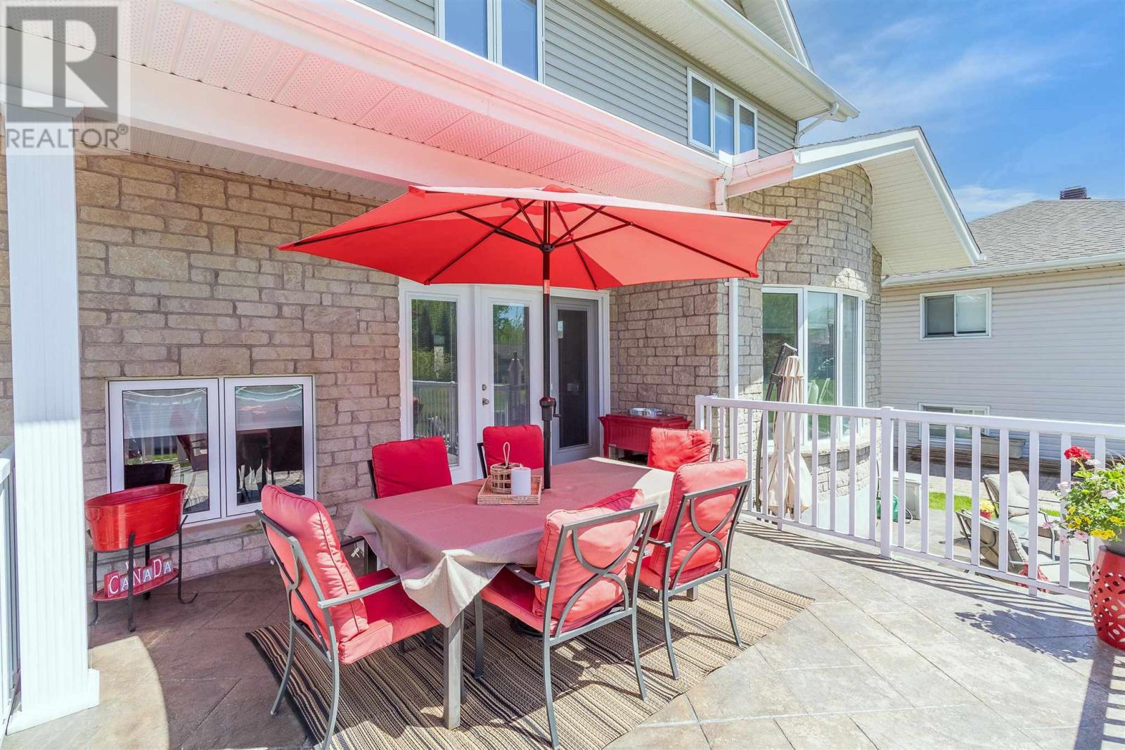 53 Laura ST - 41