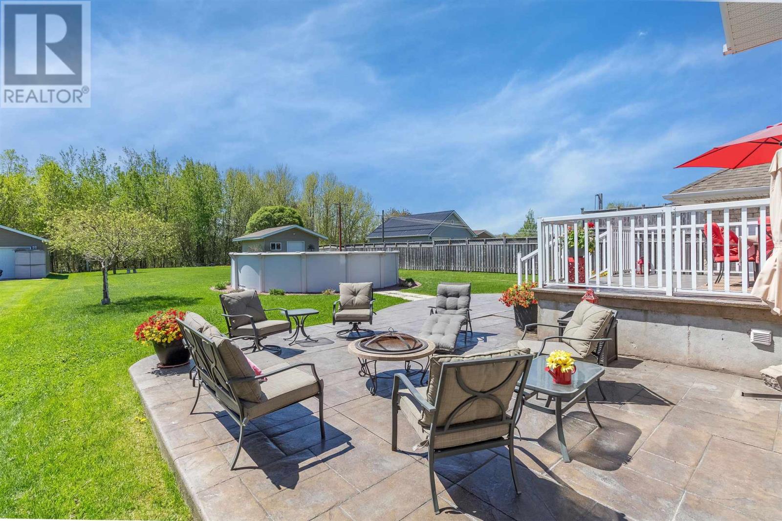 53 Laura ST - 39