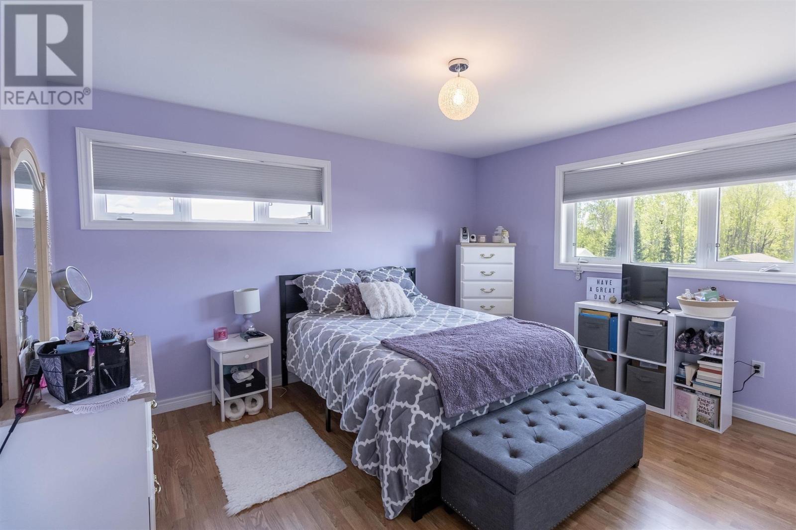 53 Laura ST - 20