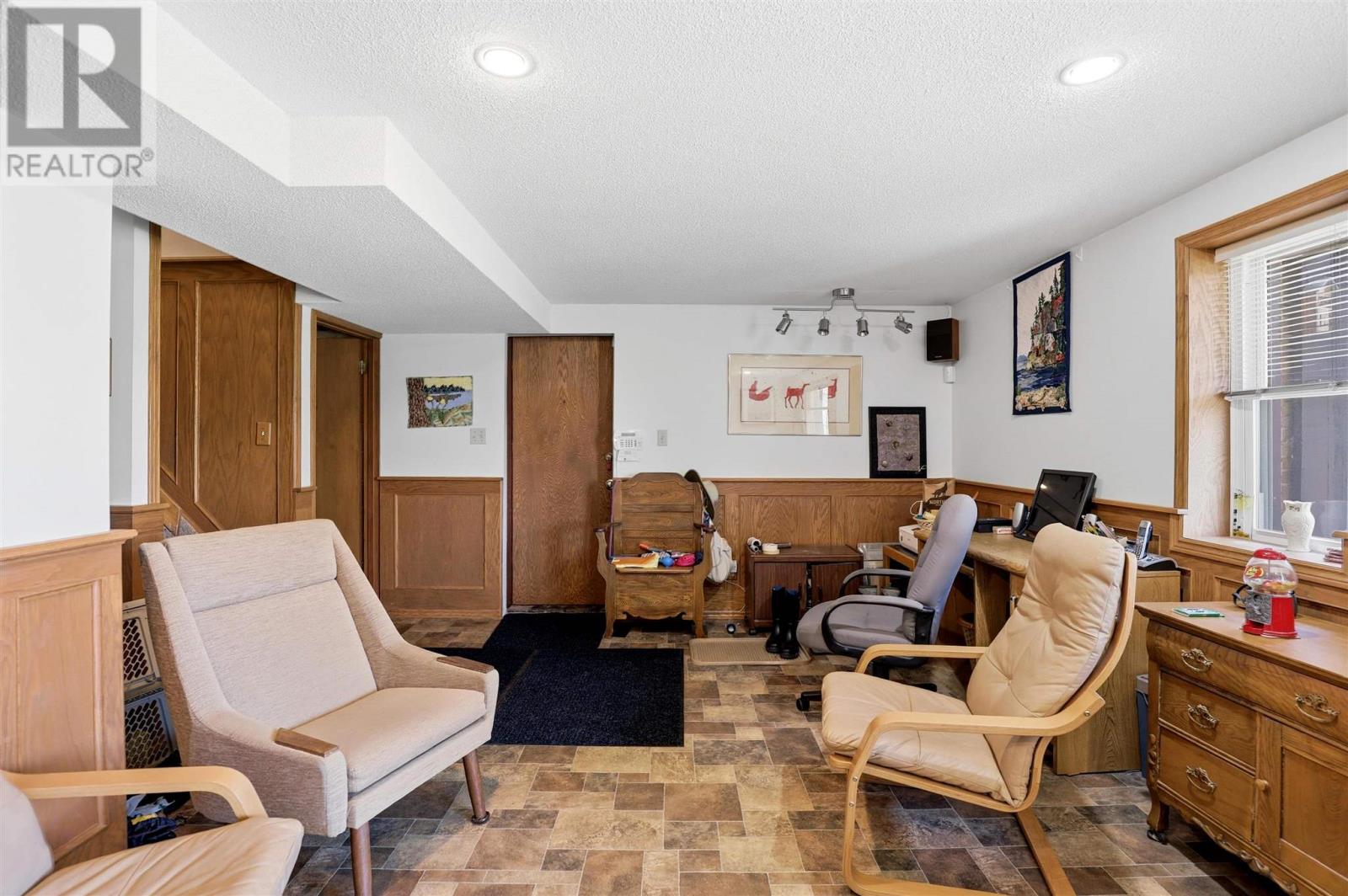 48 Creery AVE - 27