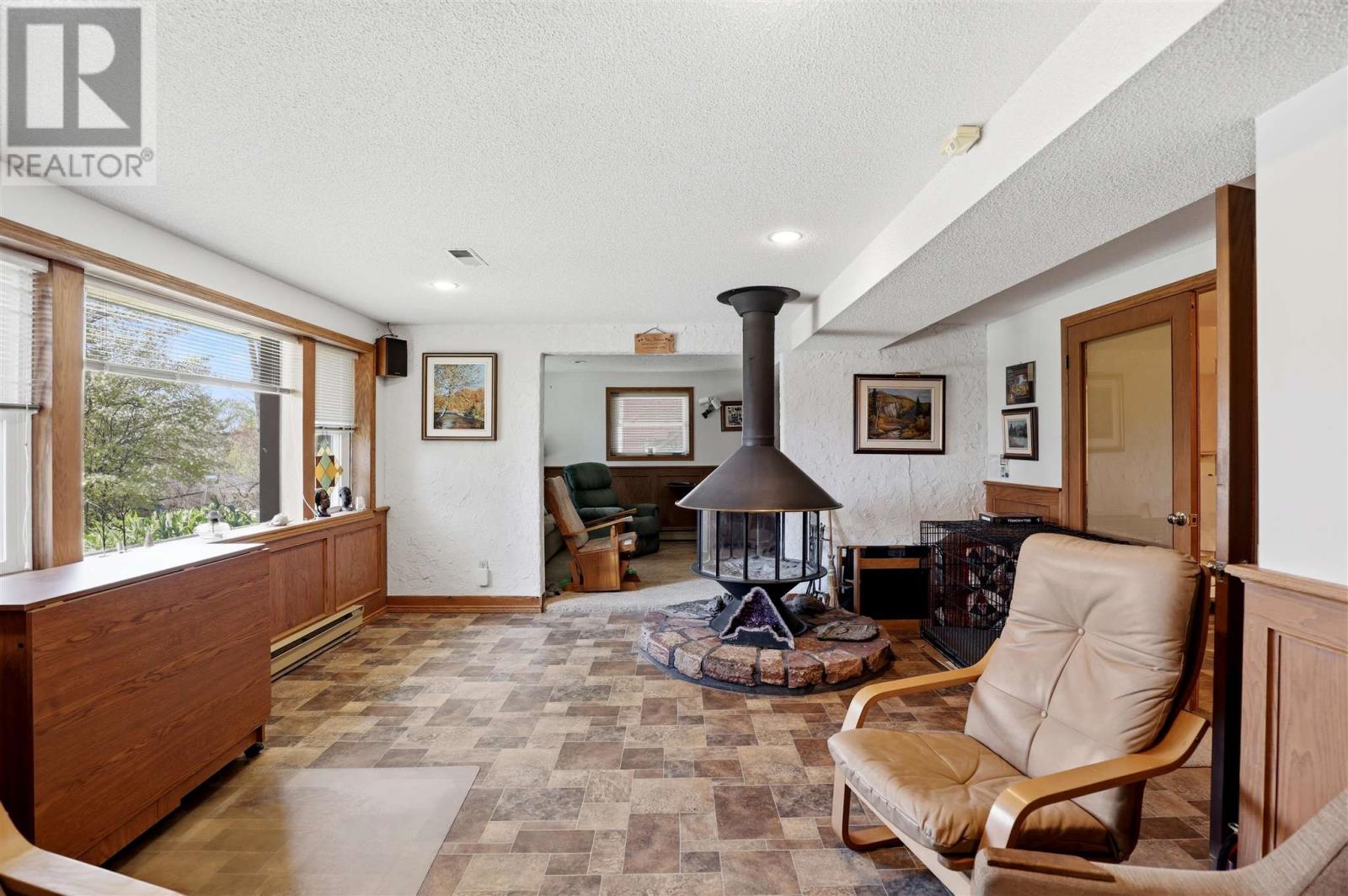 48 Creery AVE - 22