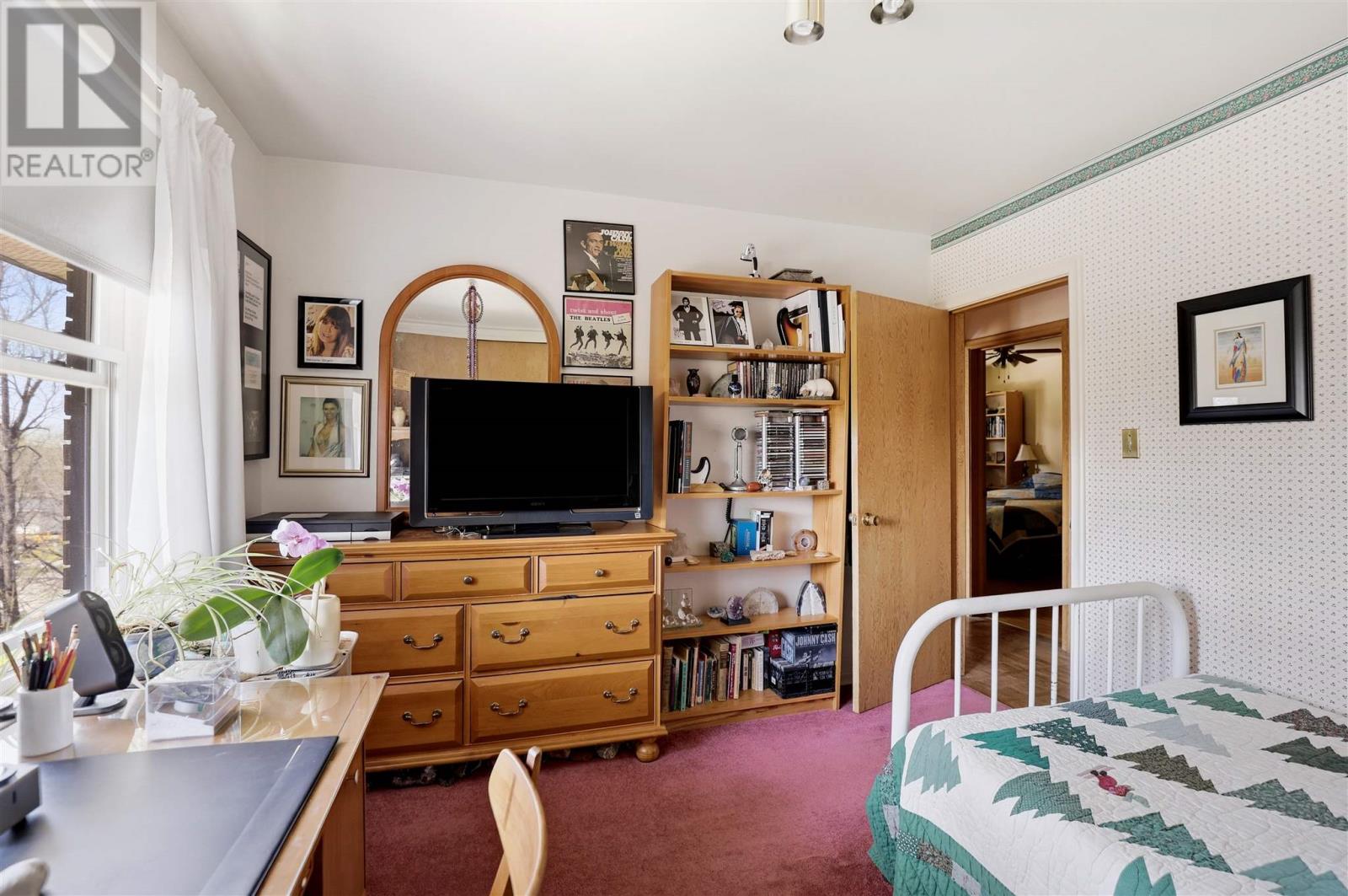 48 Creery AVE - 18