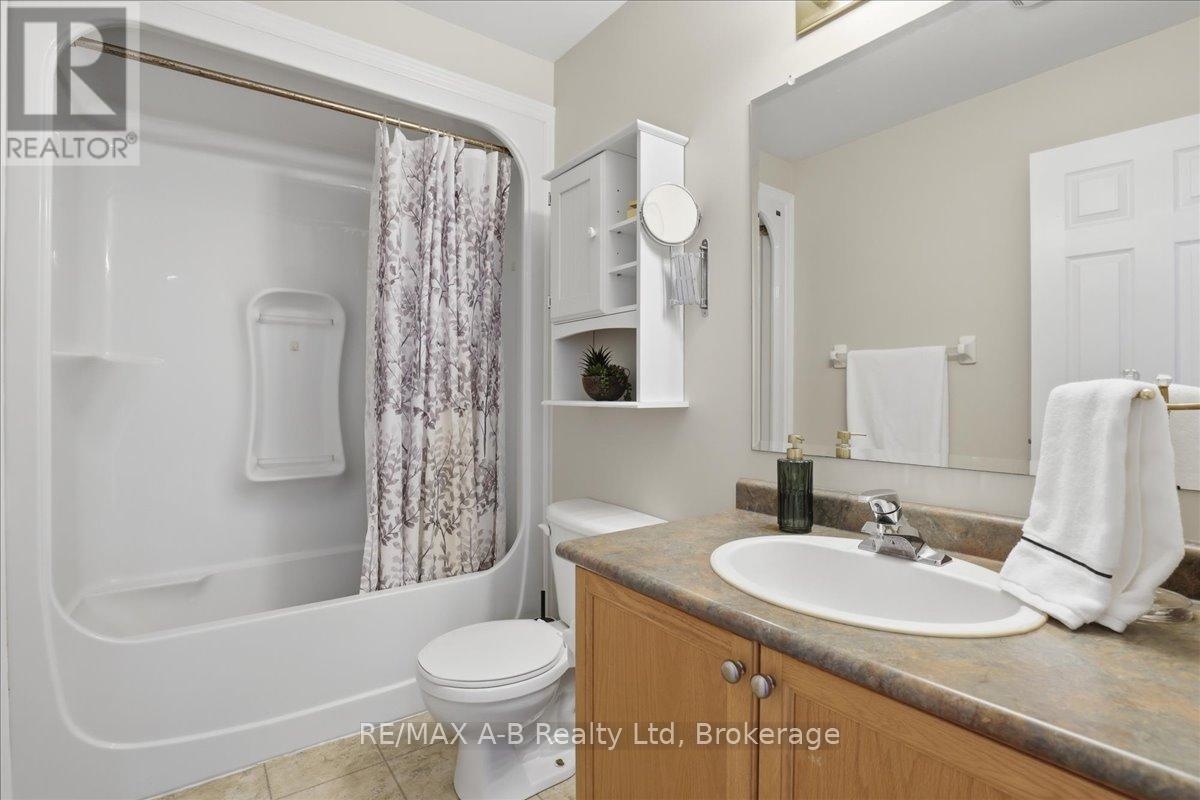 528 NELSON STREET W - 21