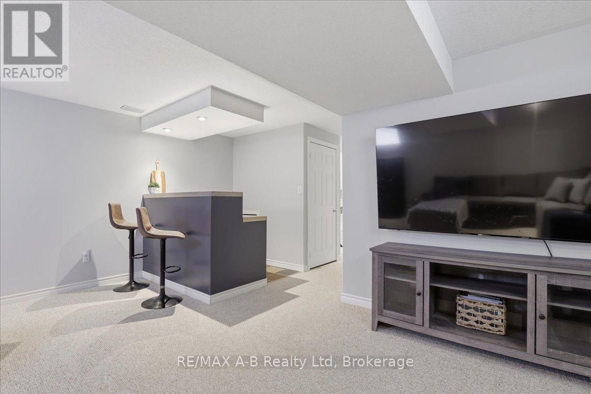 528 NELSON STREET W - 28