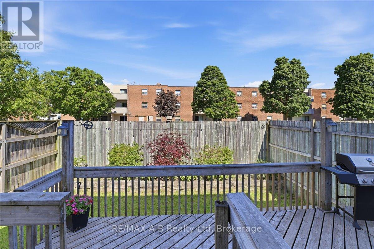 528 NELSON STREET W - 33