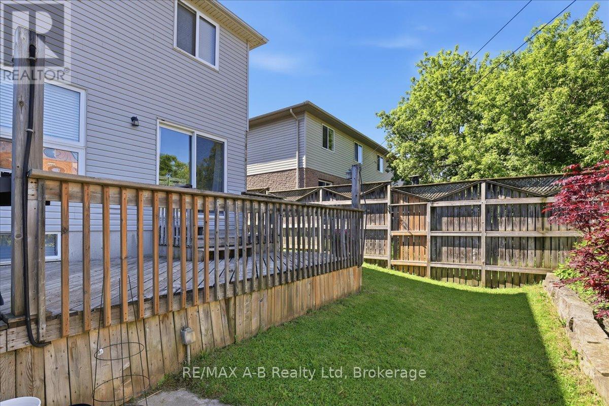 528 NELSON STREET W - 37