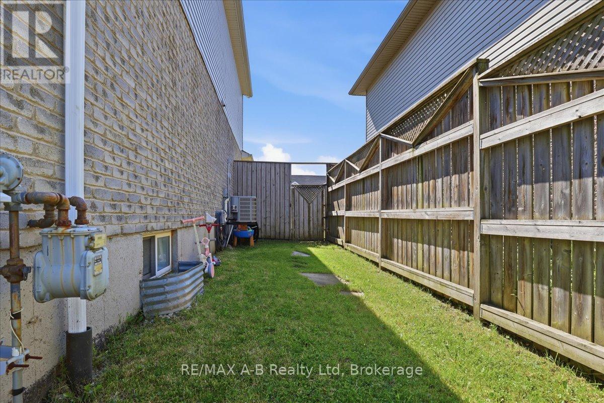528 NELSON STREET W - 39