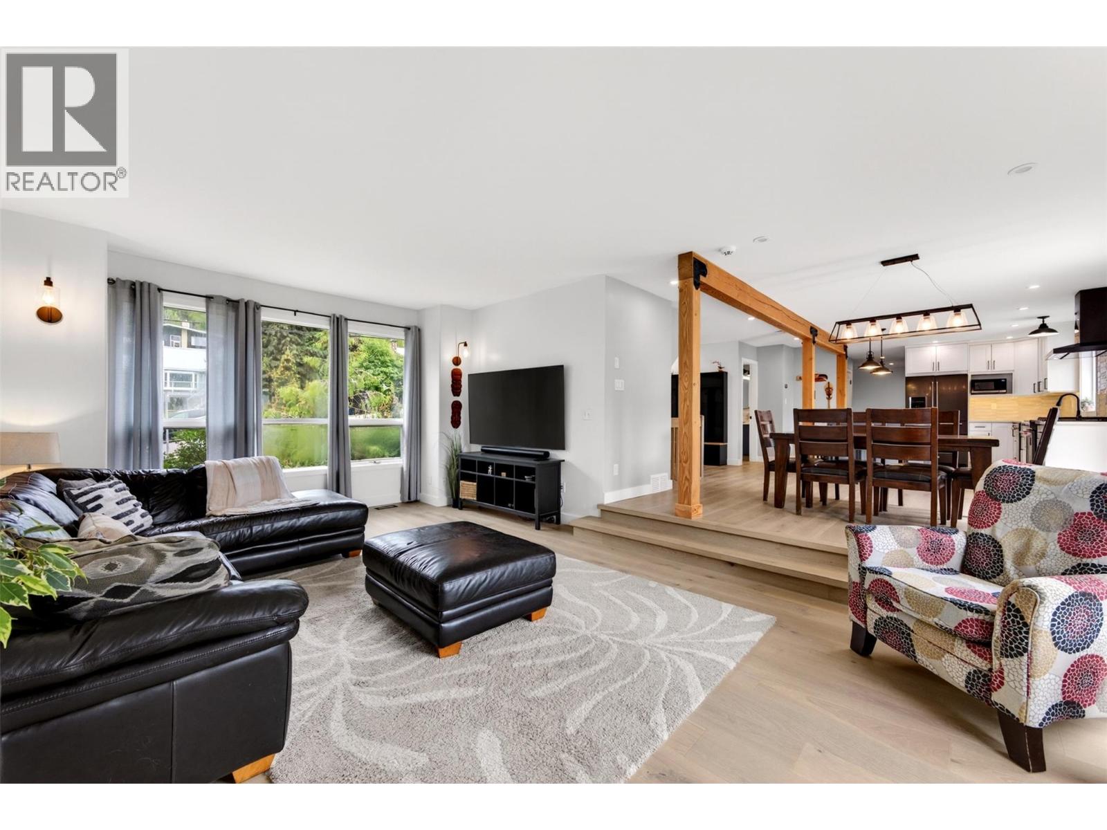 604 Innes Street W - 14