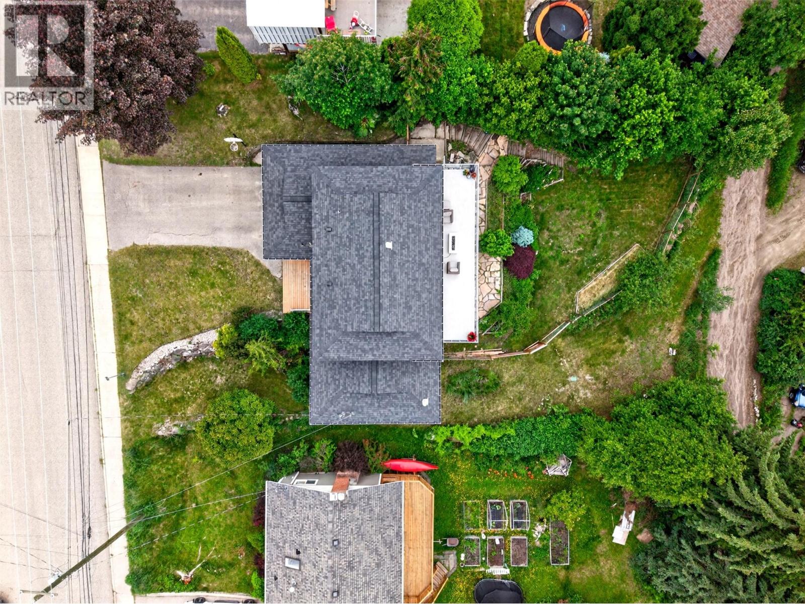 604 Innes Street W - Image 2