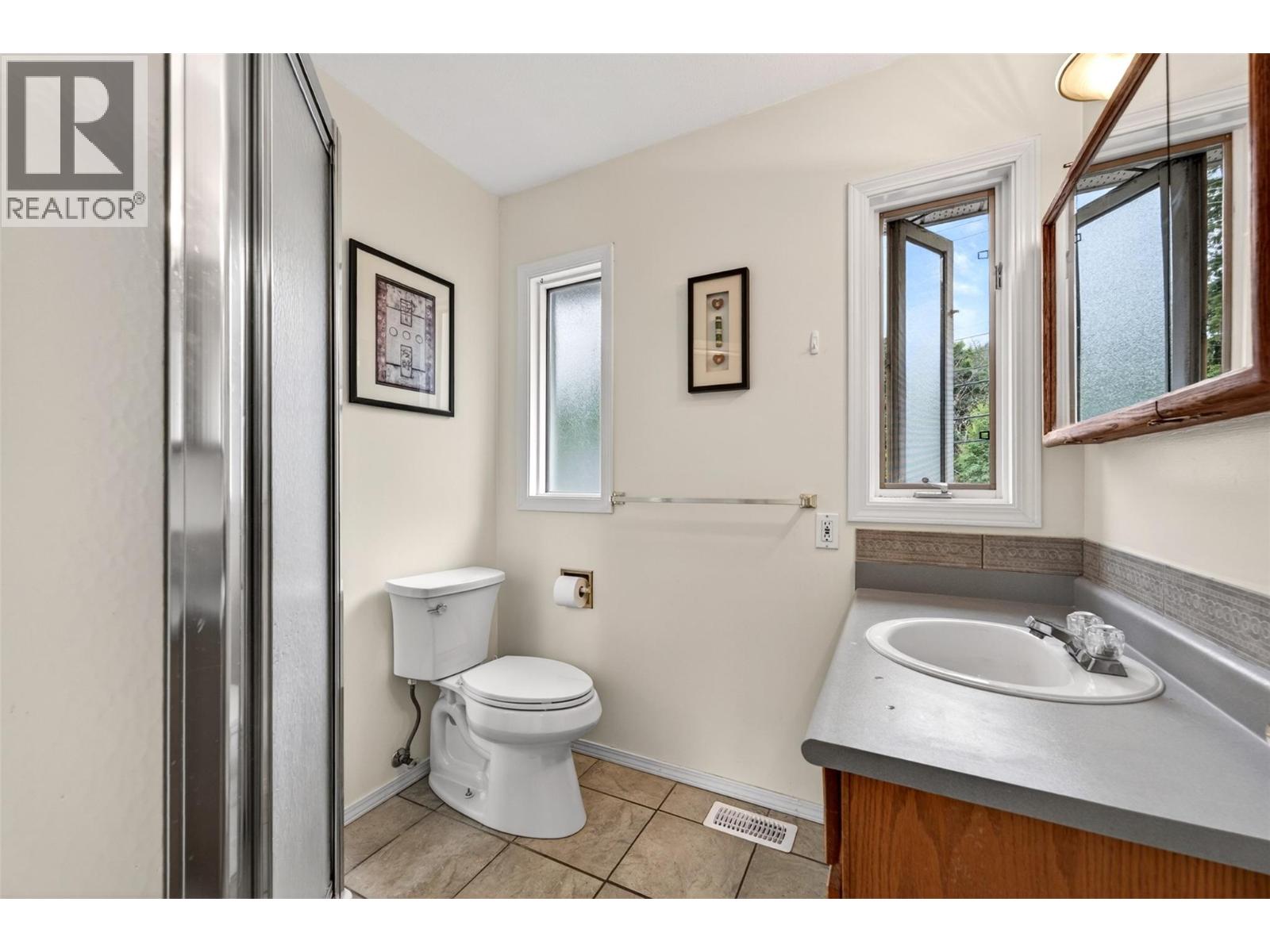 604 Innes Street W - 22